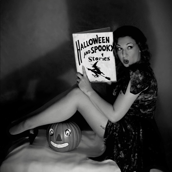 🎃Meet your Posher, Toni 🎃 - Picture 5 of 8